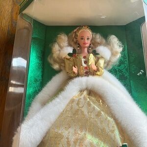NIB Mattel Barbie Holiday Special 1994 Elegant Gold and White Doll in Box